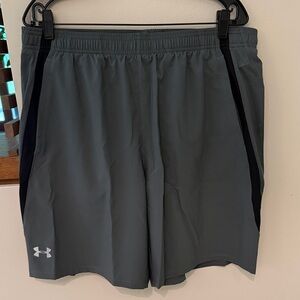 NEW NWT Under Armour Men's Gray Black Athletic Shorts XL fitted